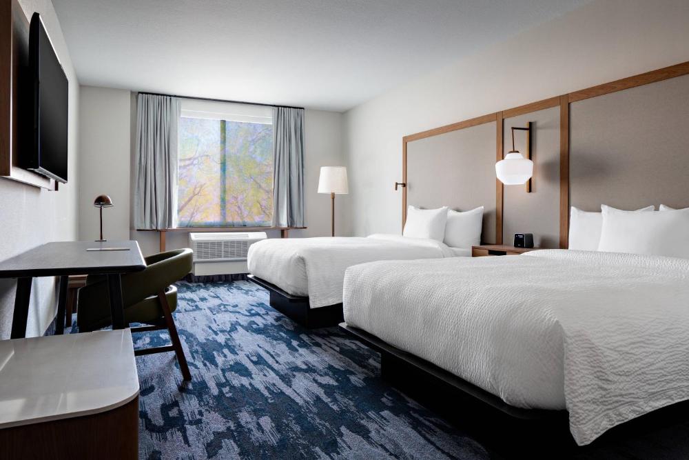 Queen Room with Two Queen Beds - Communication Assistance interior